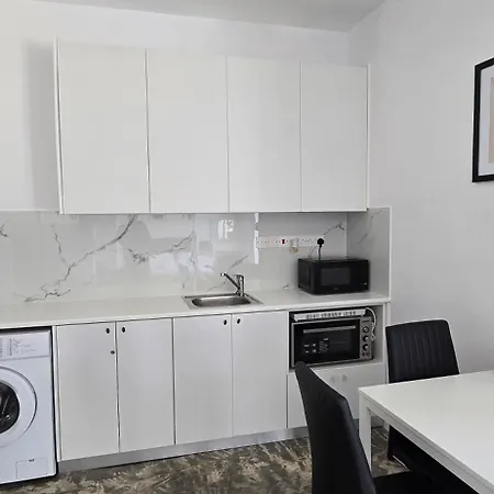 Evandrea Tefkrou - Stylish In Kato *