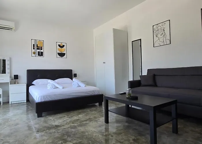 Evandrea Tefkrou - Stylish In Kato Apartment *